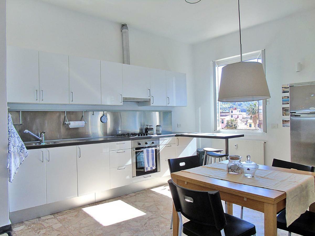 Il Mare A Due Passi Apartment เลริชี ภายนอก รูปภาพ